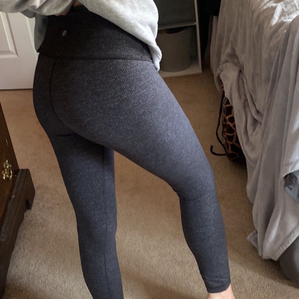 Lululemon leggings size 4 grey 25”